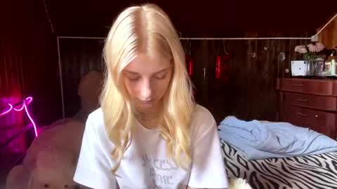 Elsa online show from August 14, 9:13 am