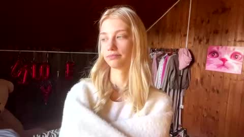 Elsa online show from August 15, 9:13 am