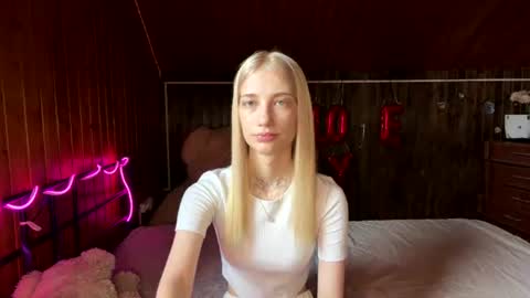 Elsa online show from August 16, 8:18 am