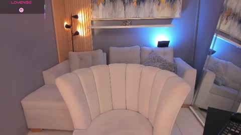 Janinne  online show from August 10, 3:24 pm