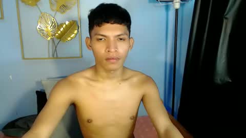 janlloyd04 online show from April 21, 6:52 am