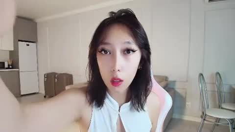 Jasmine online show from August 4, 1:19 pm