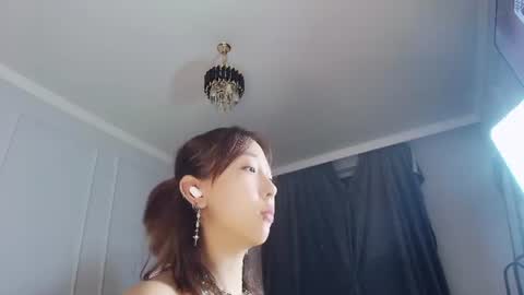 Jasmine online show from August 10, 4:19 pm