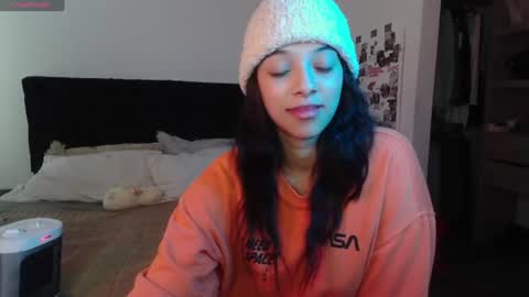 Jasmine  online show from August 6, 8:08 pm