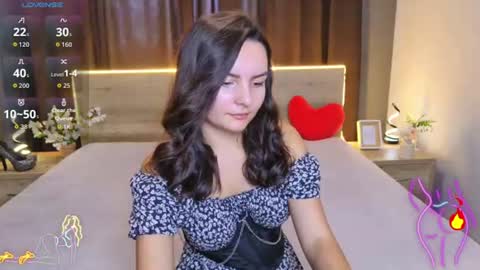 Jasmine online show from August 7, 8:47 am