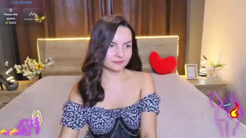 Jasmine online show from August 7, 3:01 pm