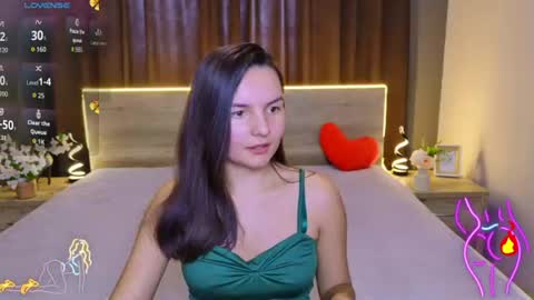 Jasmine online show from August 15, 10:30 am
