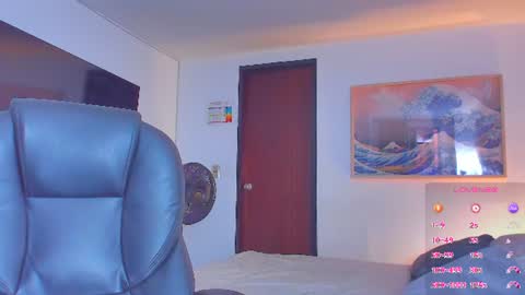 JBrooksXx online show from August 12, 1:24 pm
