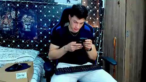 Javier online show from August 10, 2:40 pm