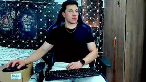 Javier online show from August 10, 3:46 pm
