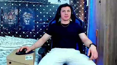 Javier online show from August 10, 7:59 pm