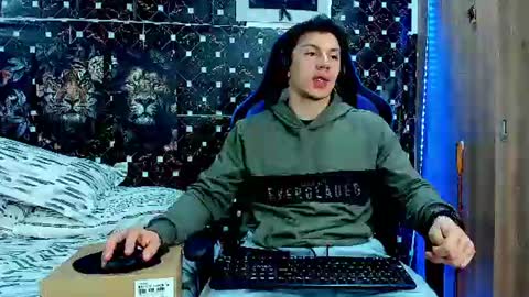 Javier online show from August 11, 3:08 am