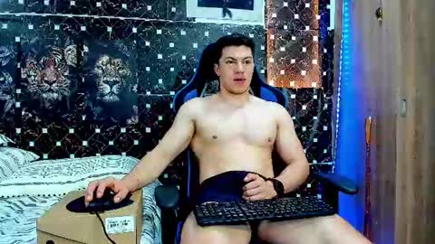 Javier online show from August 11, 4:42 pm