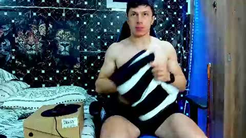 Javier online show from August 12, 4:59 am