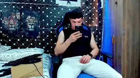 Javier online show from August 12, 8:22 pm