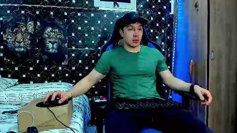Javier online show from August 13, 2:25 am