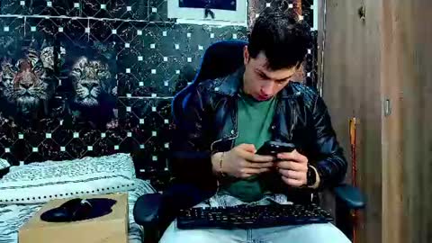 Javier online show from August 13, 5:49 pm