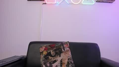 jax_nova online show from August 4, 6:16 pm