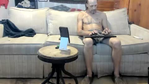 redneck asshole prick online show from August 9, 8:21 pm