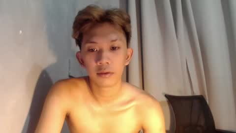 jay_xxx24 online show from August 12, 5:32 am