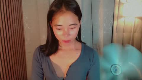 vivian online show from August 6, 9:41 am