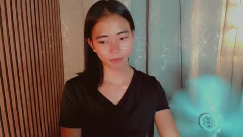 vivian online show from August 8, 12:05 pm