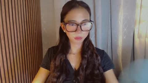 vivian online show from August 14, 4:16 am
