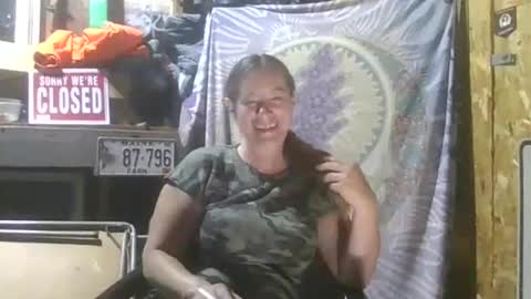 jdgiddy69 online show from August 9, 12:55 am