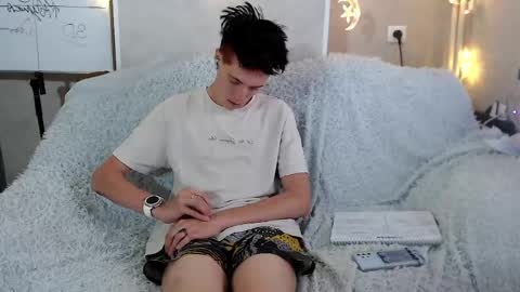 Angel and Arthur AA online show from May 18, 1:06 am