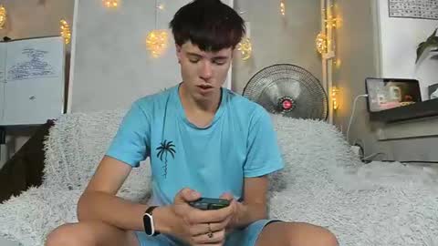 Angel and Arthur AA online show from July 31, 10:15 pm