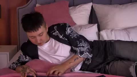 Jean online show from July 5, 8:23 pm