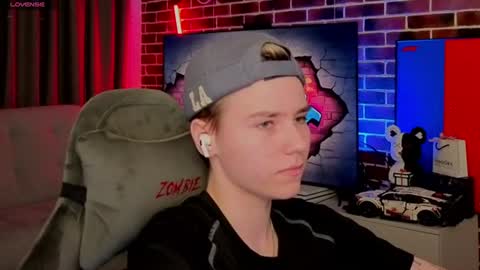 Jean online show from August 5, 3:54 pm