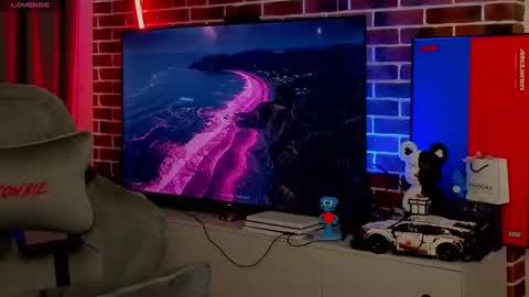 Jean online show from August 8, 2:17 pm