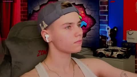 Jean online show from August 14, 2:53 pm