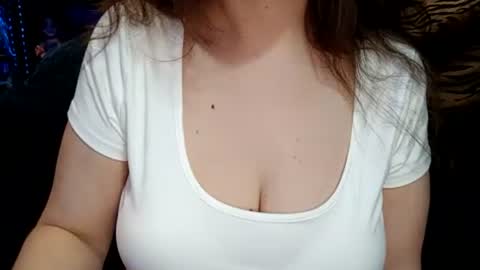 jeannie_69 online show from July 31, 10:15 pm