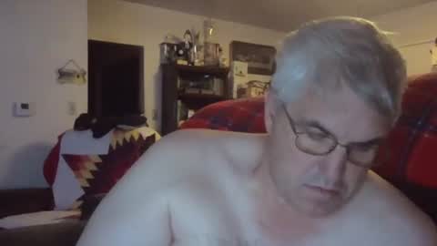 dadbody71 online show from June 2, 5:21 am