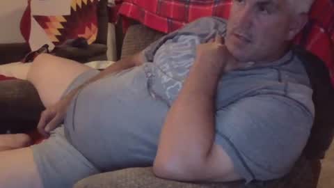 dadbody71 online show from June 14, 3:47 am