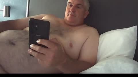 dadbody71 online show from August 1, 12:49 am