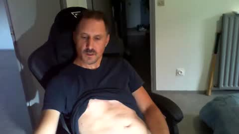 jef74700 online show from August 4, 5:37 am