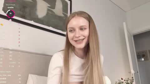 Jennifer online show from May 16, 3:23 pm