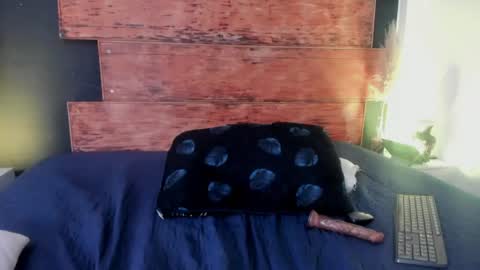Jen Castro online show from August 4, 11:35 pm