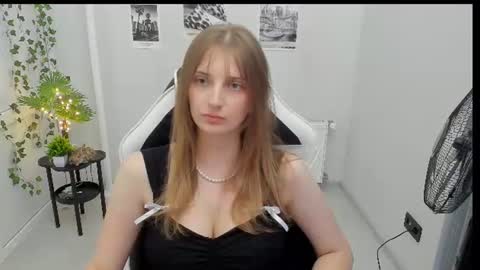 Karla online show from August 11, 5:04 pm