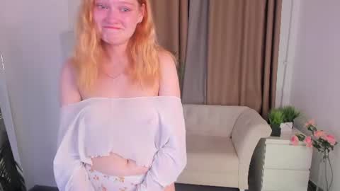 jennifer_shy_ online show from July 25, 3:05 pm