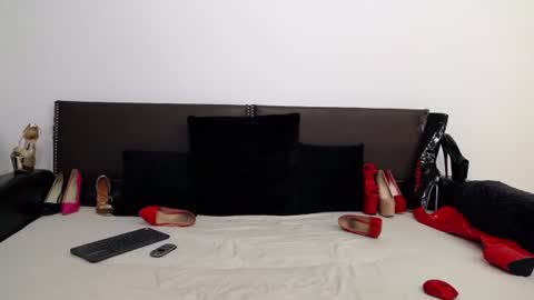 Jenny online show from June 25, 10:40 am