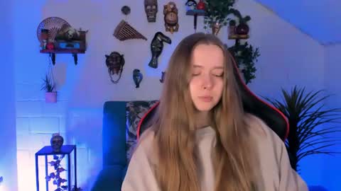 Jennifer online show from June 23, 7:04 pm