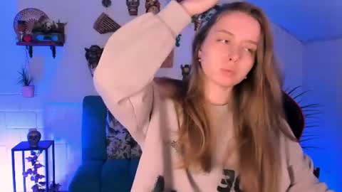 Jennifer online show from June 23, 9:16 pm