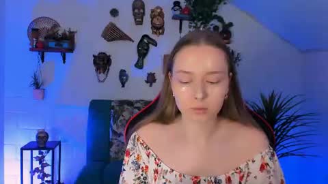 Jennifer online show from June 25, 8:28 am