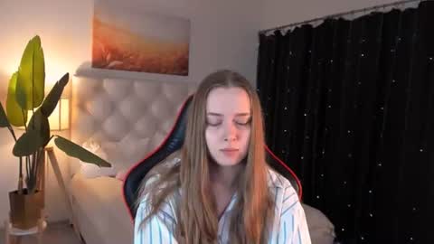 Jennifer online show from July 1, 4:30 pm