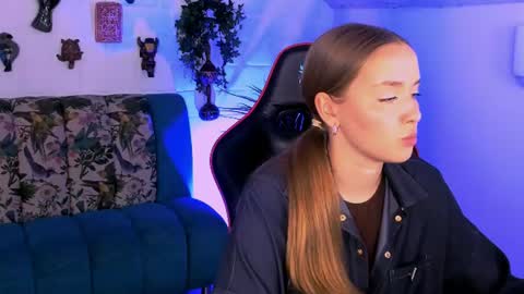 Jennifer online show from August 14, 10:24 pm