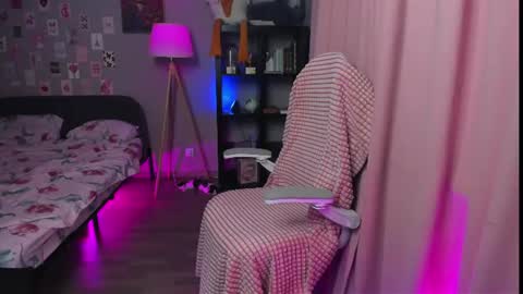 jenniferka online show from July 28, 7:42 pm